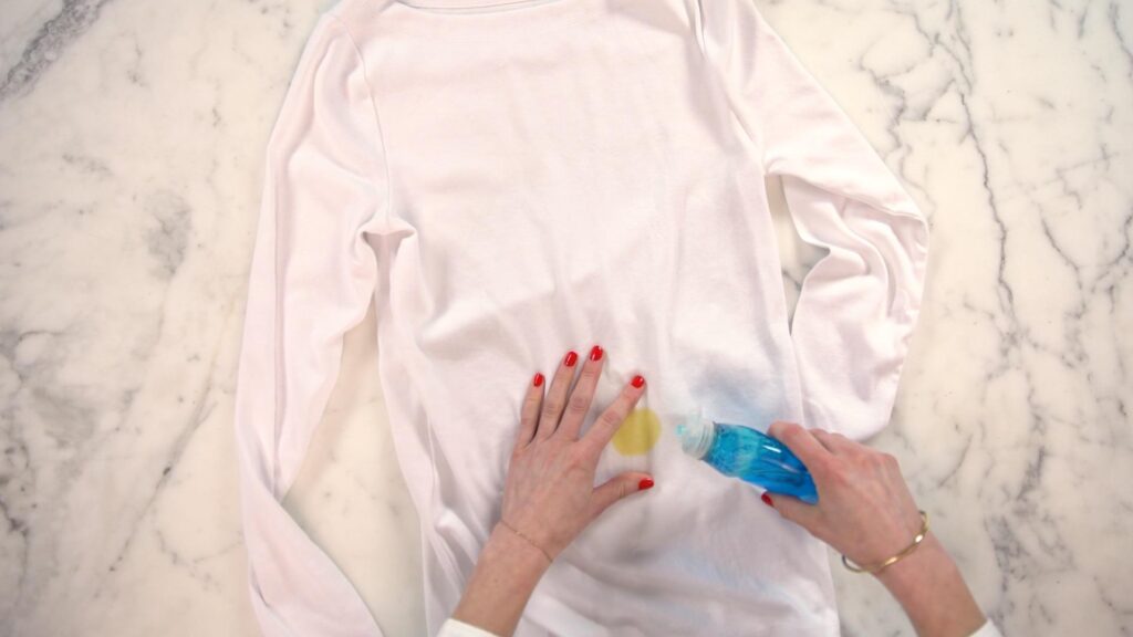 acrylic paint removal from clothes with dish wash liquid