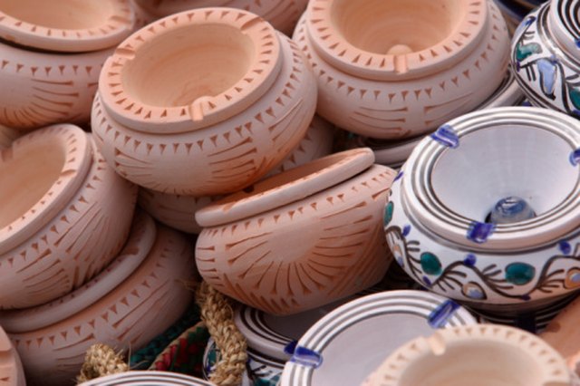 deglazing of ceramic pottery