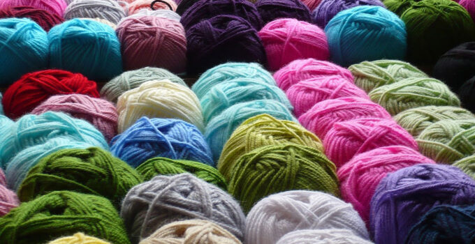 what-is-acrylic-yarn