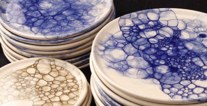 ceramic plates with bubble glazing pattern art-passionthursday.com