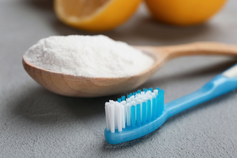 teeth glue removal with baking soda brushing-passionthursday.com