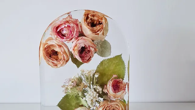 flower preserving in epoxy resin easily-passionthursday.com